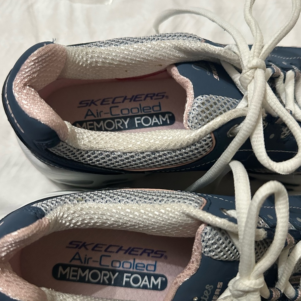 Skechers D’Lite Air Cooled Sneakers - Picture 7 of 9